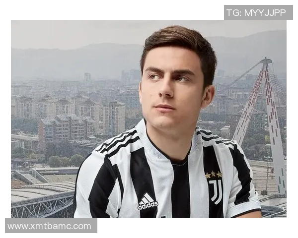 球星足球服设计风潮：经典款与现代元素的完美融合与创新探索