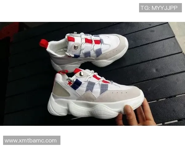 长袖足球星印花设计：时尚运动与街头潮流的完美结合